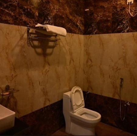 Hotel Raghuveer Inn By Bookingcare Sitapur Muafi Exterior photo