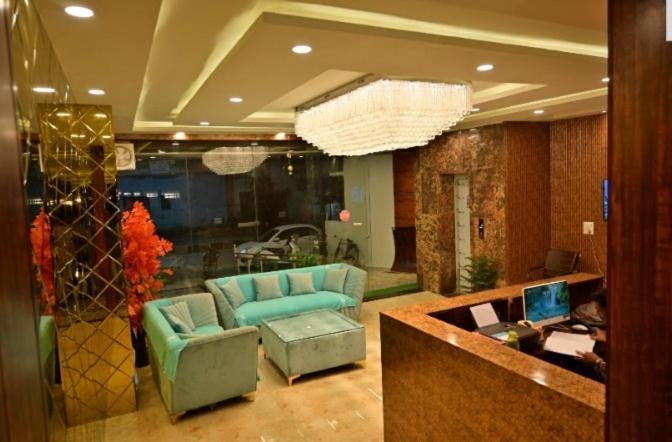 Hotel Raghuveer Inn By Bookingcare Sitapur Muafi Exterior photo
